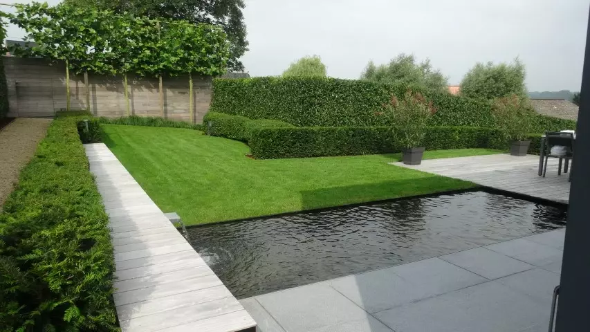 Hellende tuin ontwerp - Tuinaannemer.be