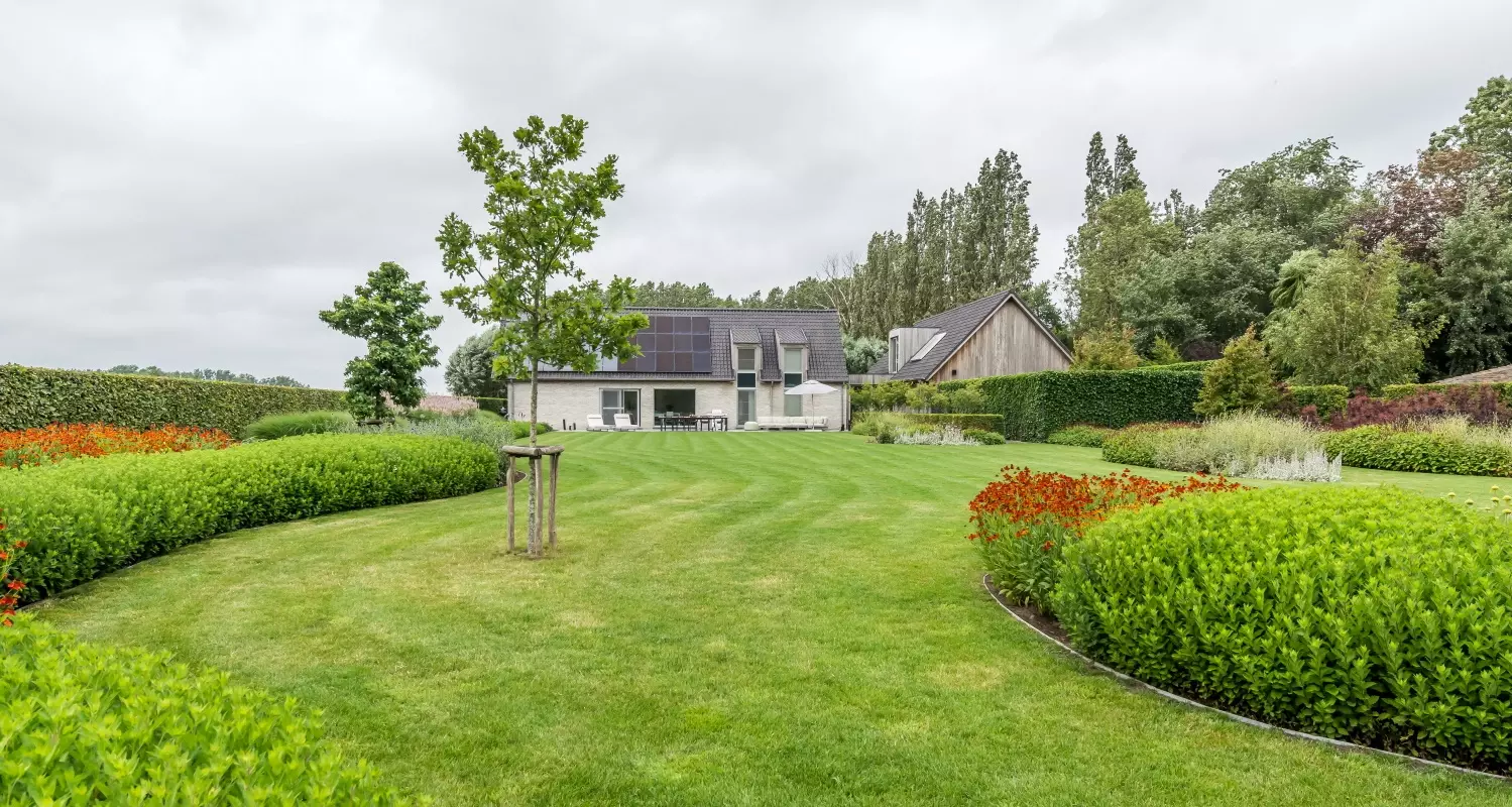 Familietuin met wellness - Tuinaannemer.be