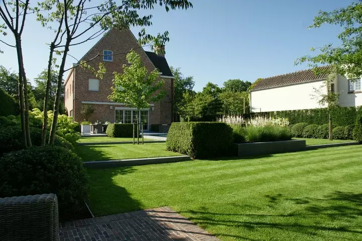 Moderne tuin aanleggen op zandgrond - Tuinaannemer.be