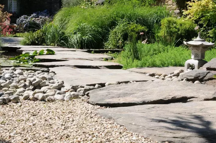 Rotsen in een Japanse tuin