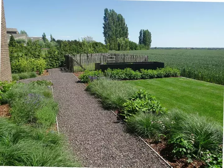 Duurzaam tuinontwerp in poldergrond - Tuinaannemer.be