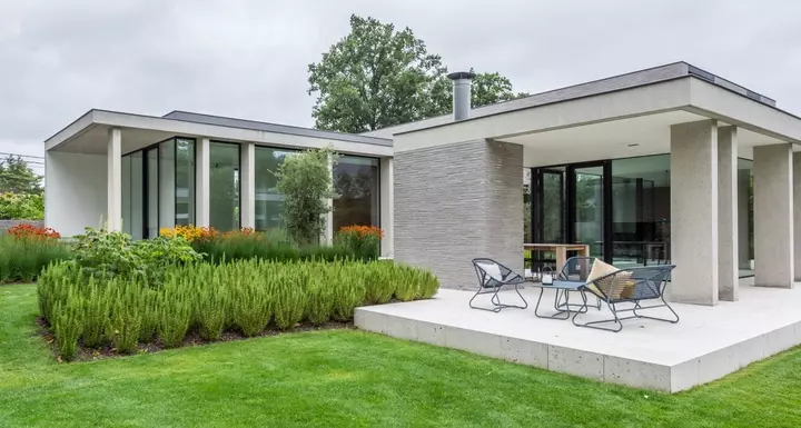 Moderne tuin met zwembad - Tuinaannemer.be