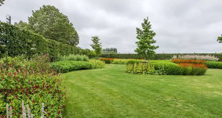 Familietuin met wellness - Tuinaannemer.be