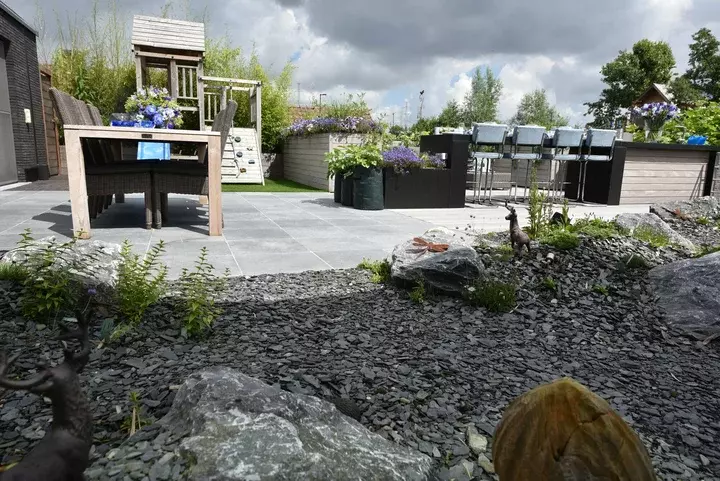 Luxe daktuin met alpiene planten - Tuinaannemer.be