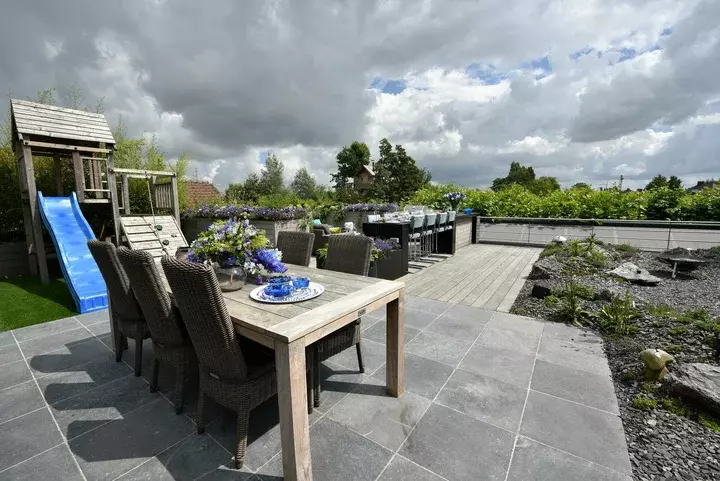 Luxe daktuin met alpiene planten - Tuinaannemer.be