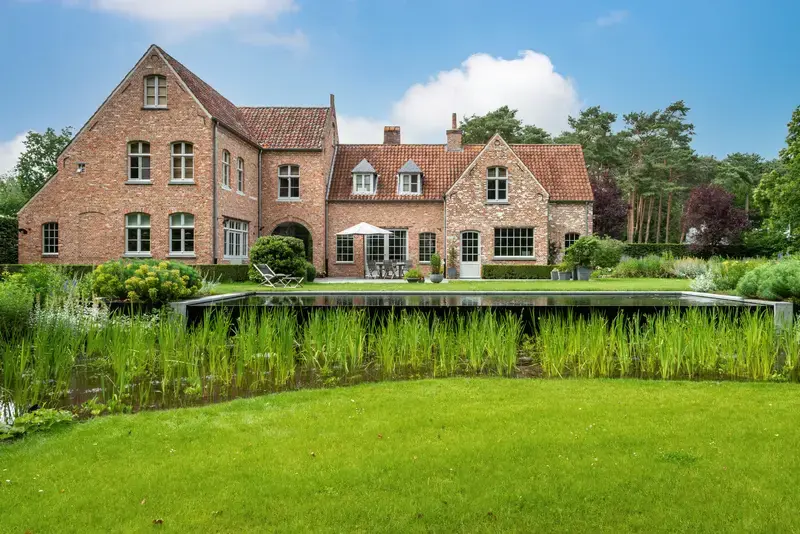 landelijk met zwemvijver