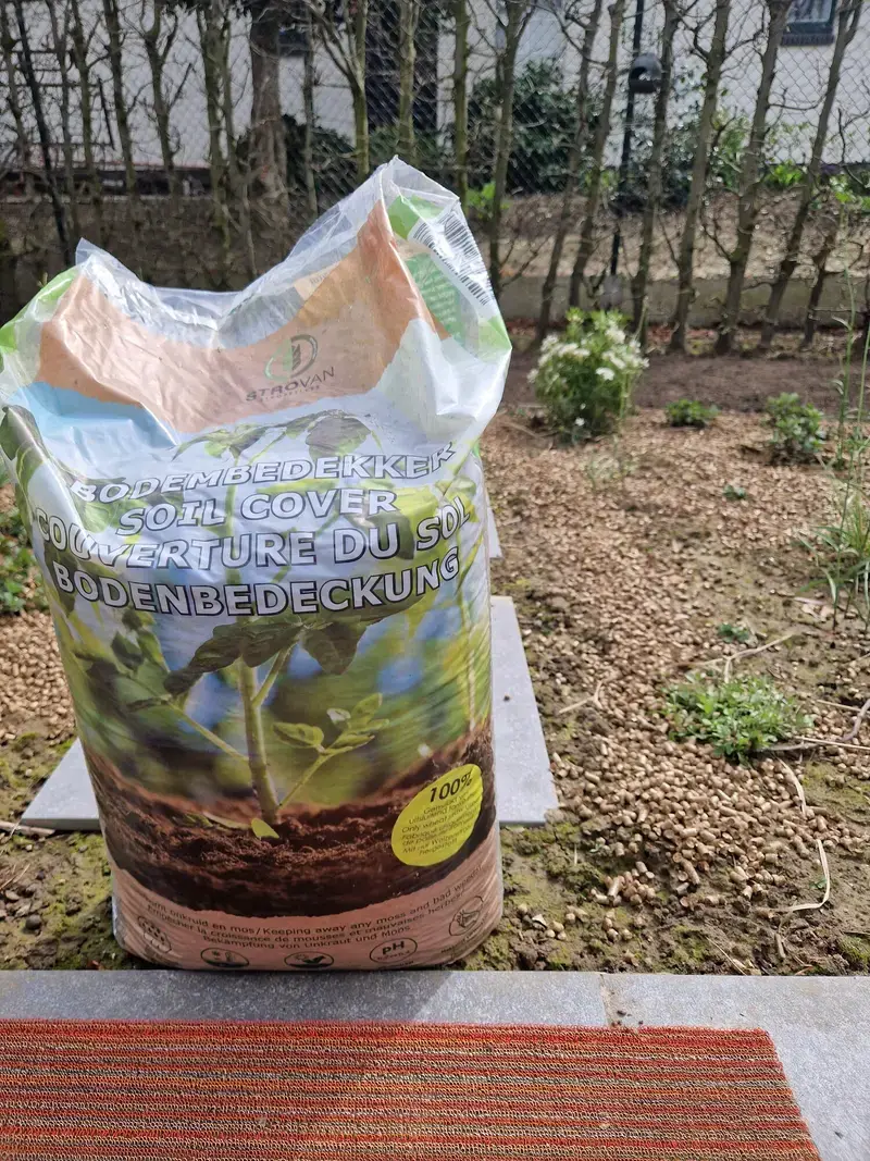 Ook voor het invoeren van stropellets (natuurlijke bodembedekking) kan u bij ons terecht