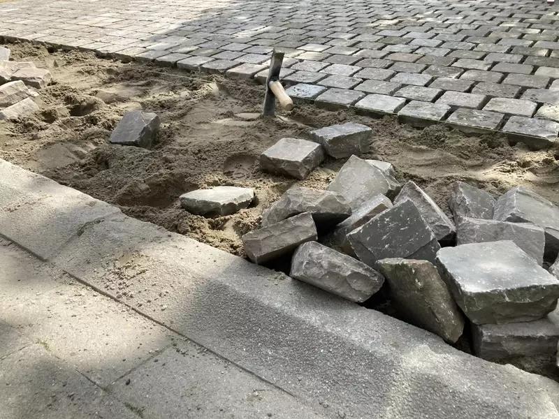 Aanleg oprit in platines 