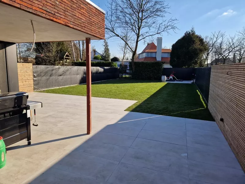 Totaalaanleg - van bouwgrond tot afgewerkte strakke tuin