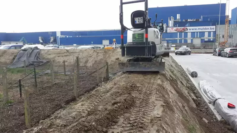 Aanleg talud voor aanplanting
