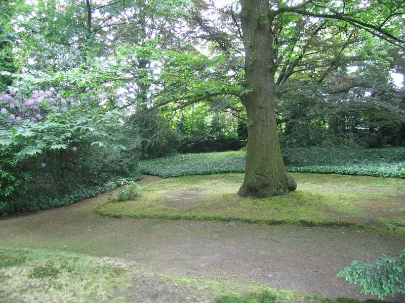 Onderhoud van een parktuin te Mariaburg 