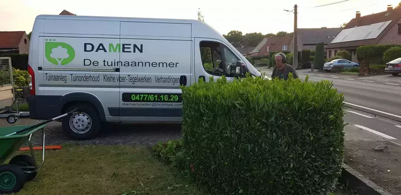 Damen de tuinaannemer