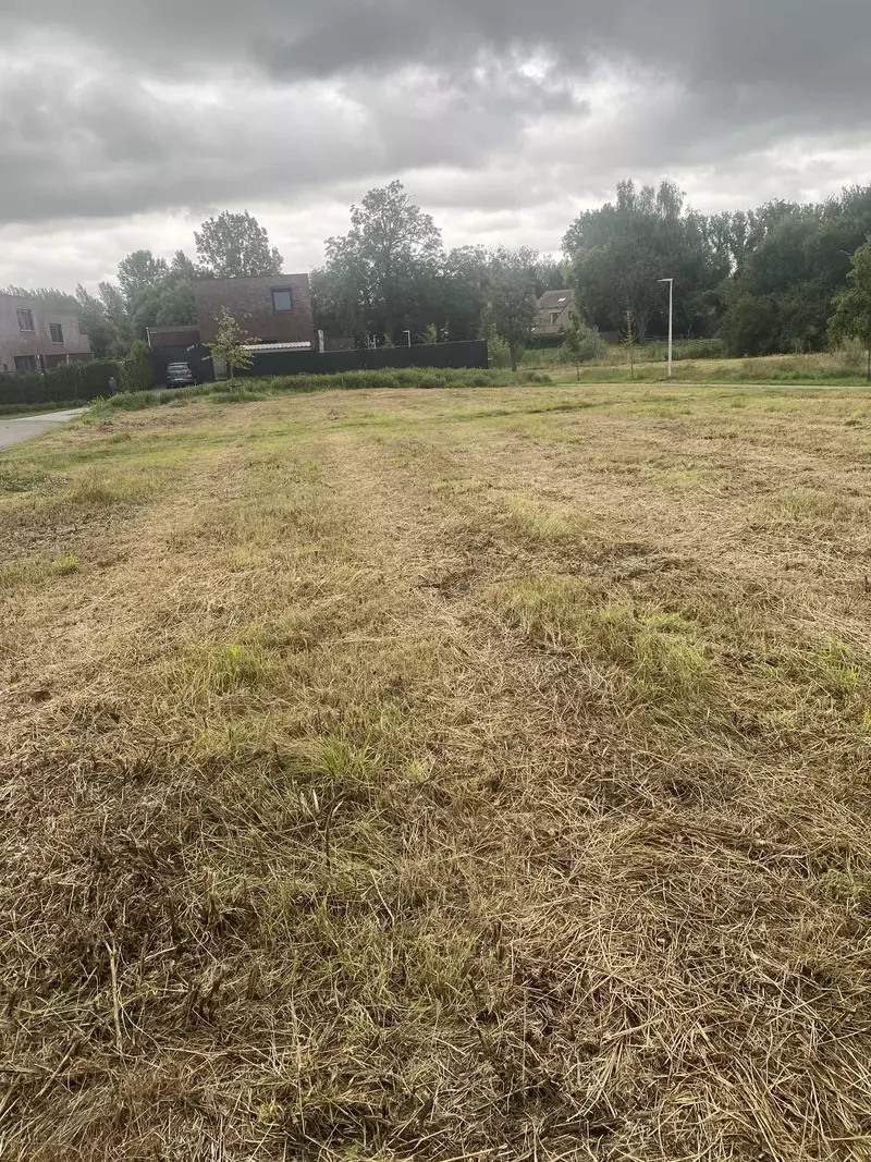 Braakliggend terrein na de werken 