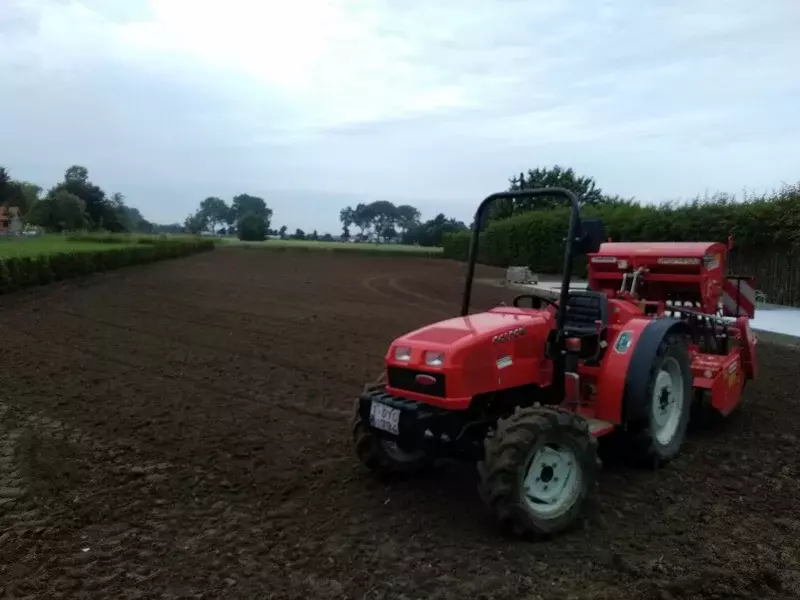 inzaaien van gazons en weides