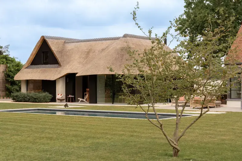 Landelijk poolhouse
