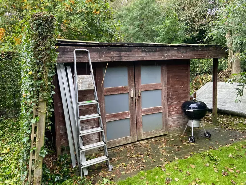 Tuinhuis uit elkaar halen (ervoor)