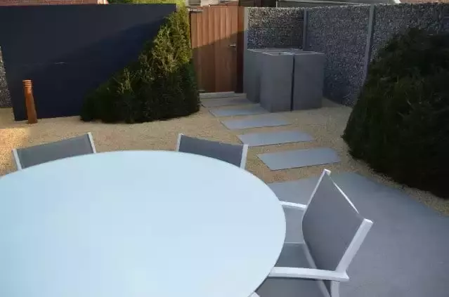 Een tuin hoeft niet groot te zijn, de plek om er in te vertoeven daarentegen zo optimaal mogelijk!
