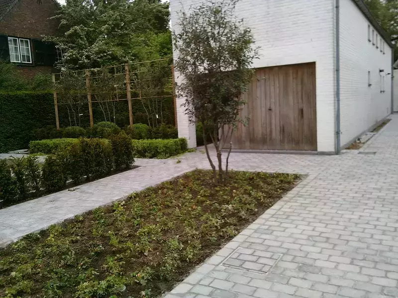 Klinkerwerken van een wandelpad