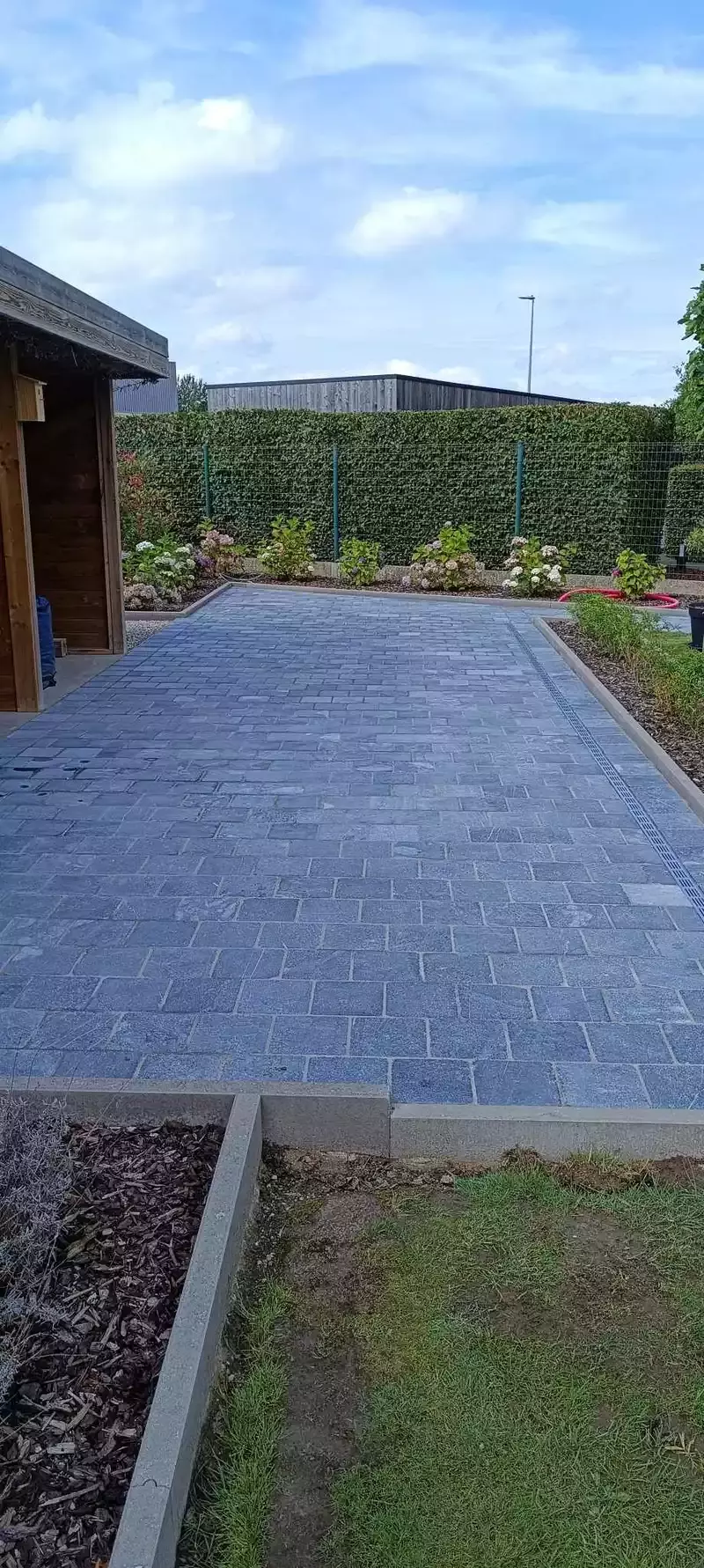 Aanleg blauwsteen terras 